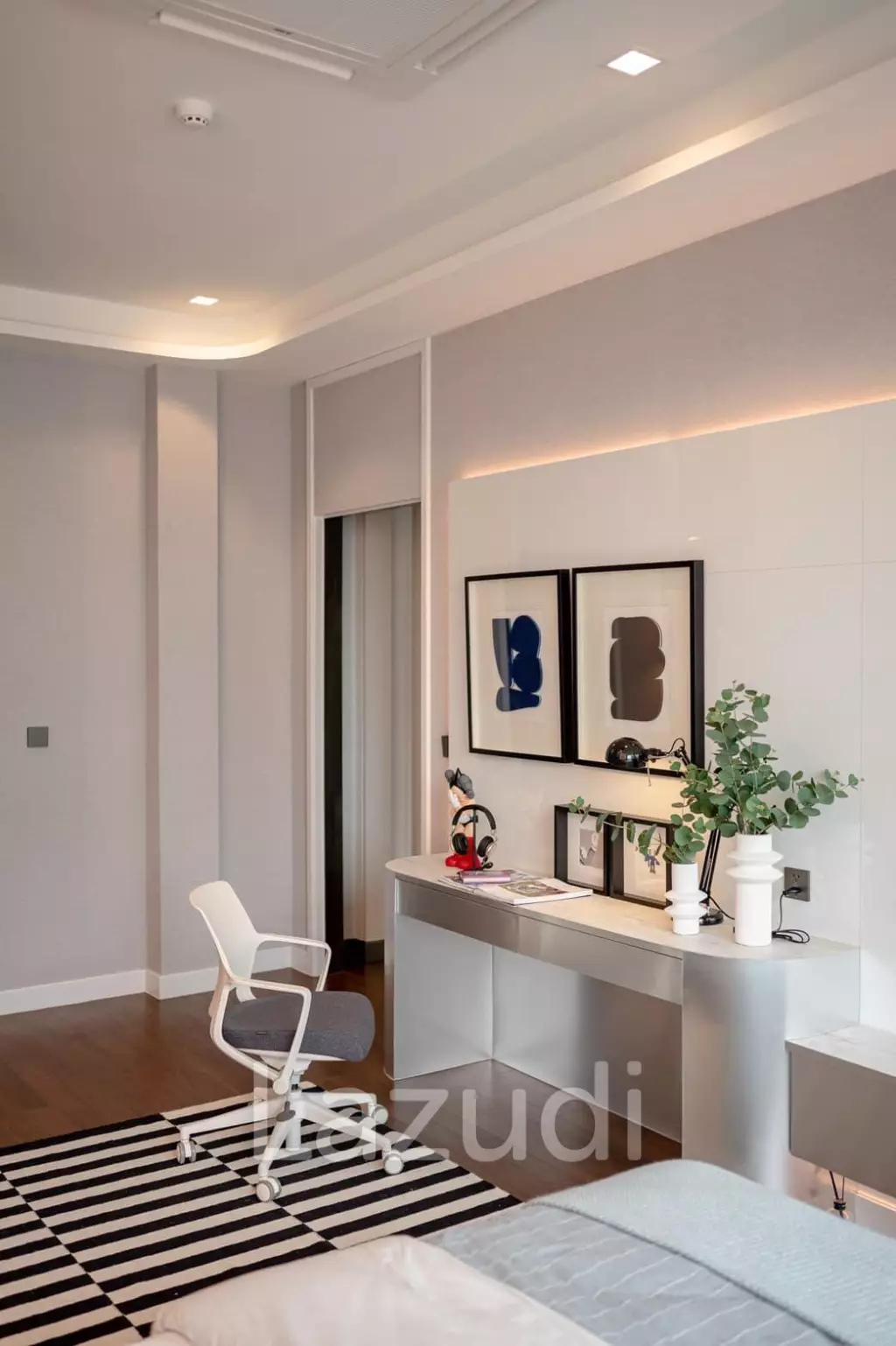 4 Bed 3 Bath 440 SQ.M The Gentry Phatthanakan
