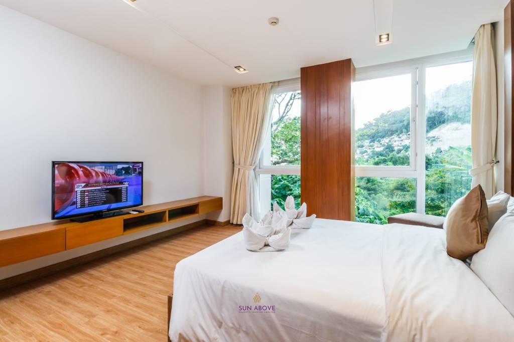 FFHold 156sqm Sea View Condo -Patong