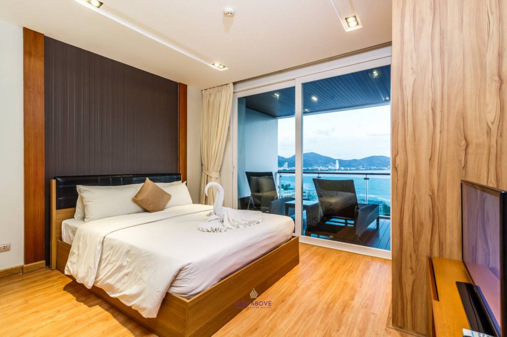 FFHold 156sqm Sea View Condo -Patong