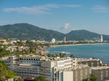 FFHold 156sqm Sea View Condo -Patong