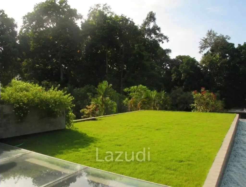 Luxury 4 Bedroom Freehold Villa in Tabanan