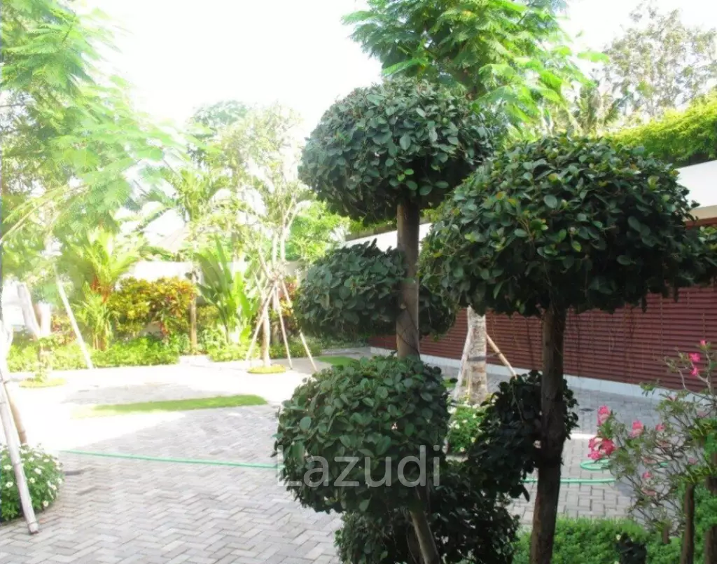 Luxury 4 Bedroom Freehold Villa in Tabanan