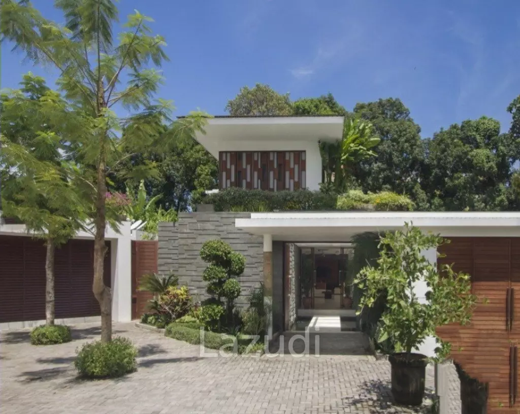 Luxury 4 Bedroom Freehold Villa in Tabanan