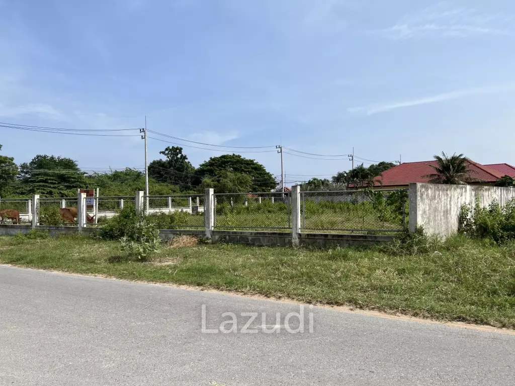 1 Rai Land Plot Near The Palm Hills Golf Course