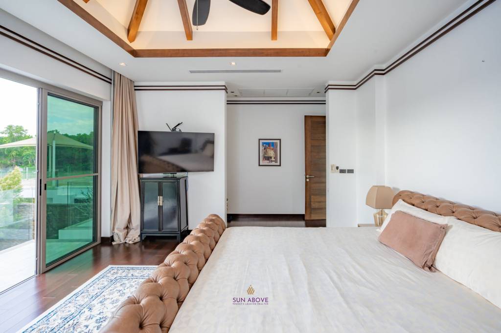 6 Bedroom Villa at the Lake House | PASAK SOI 8