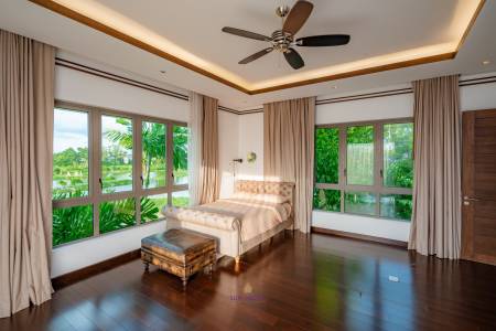 6 Bedroom Villa at the Lake House | PASAK SOI 8