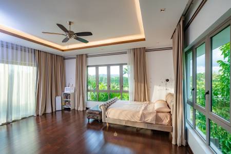 6 Bedroom Villa at the Lake House | PASAK SOI 8