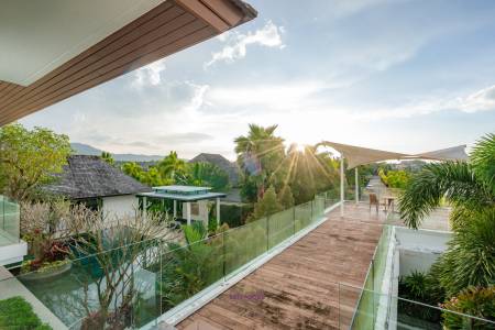 6 Bedroom Villa at the Lake House | PASAK SOI 8