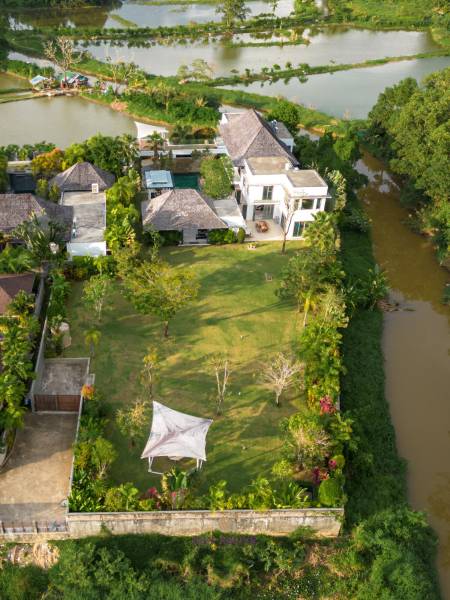 6 Bedroom Villa at the Lake House | PASAK SOI 8