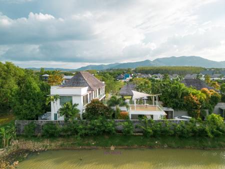 6 Bedroom Villa at the Lake House | PASAK SOI 8