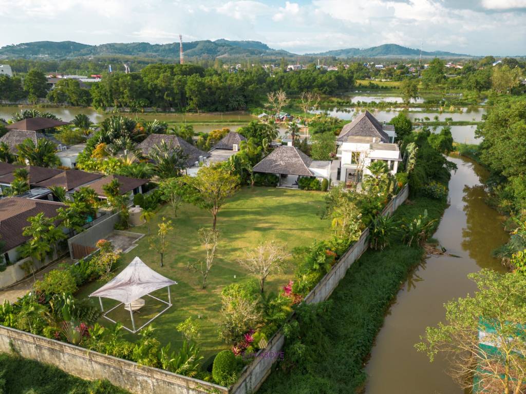 6 Bedroom Villa at the Lake House | PASAK SOI 8