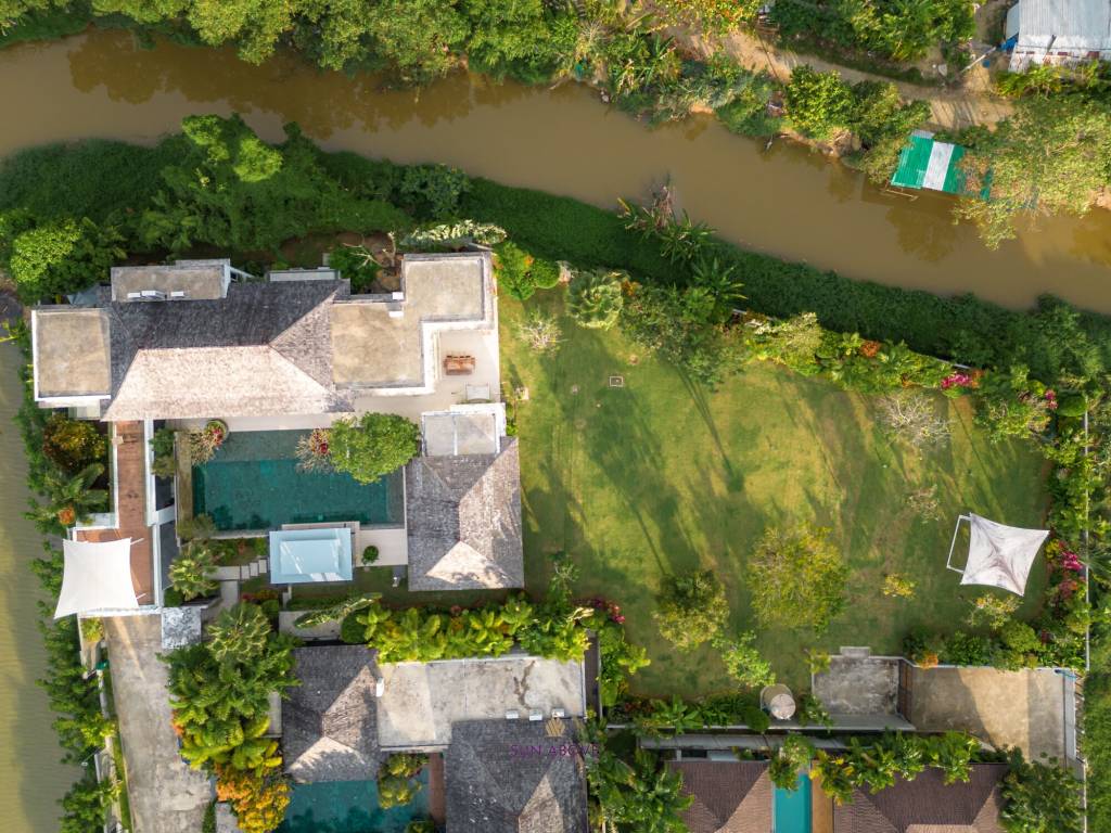 6 Bedroom Villa at the Lake House | PASAK SOI 8