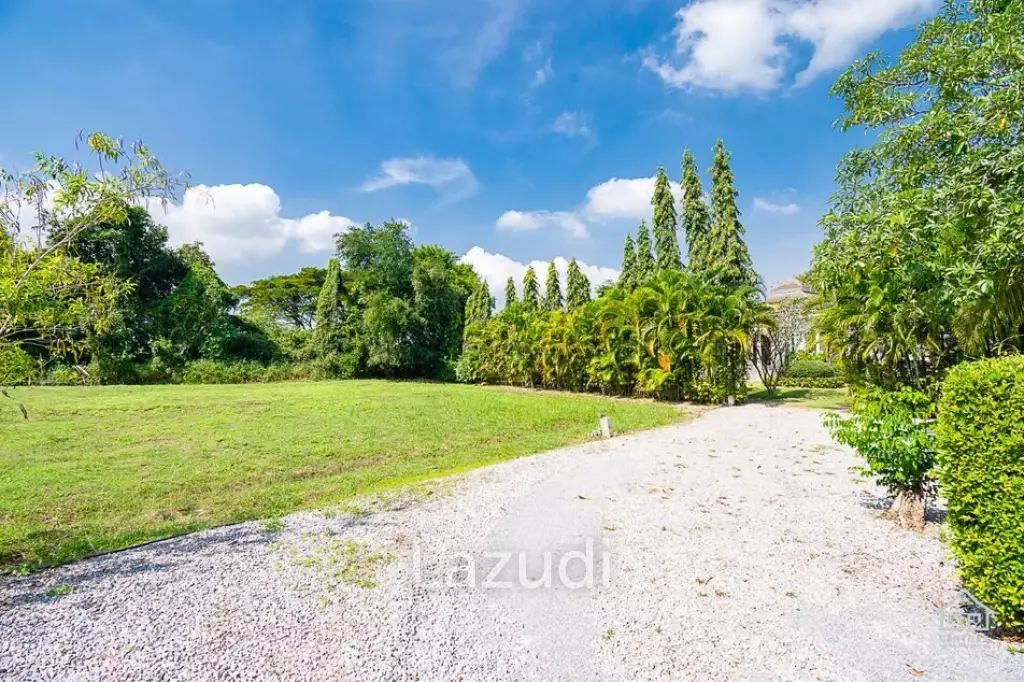 GROVE RESIDENCES : Modern 3 Bed Balinese Style house  with big land plot + maid 's room