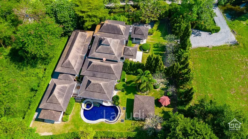 GROVE RESIDENCES : Modern 3 Bed Balinese Style house  with big land plot + maid 's room