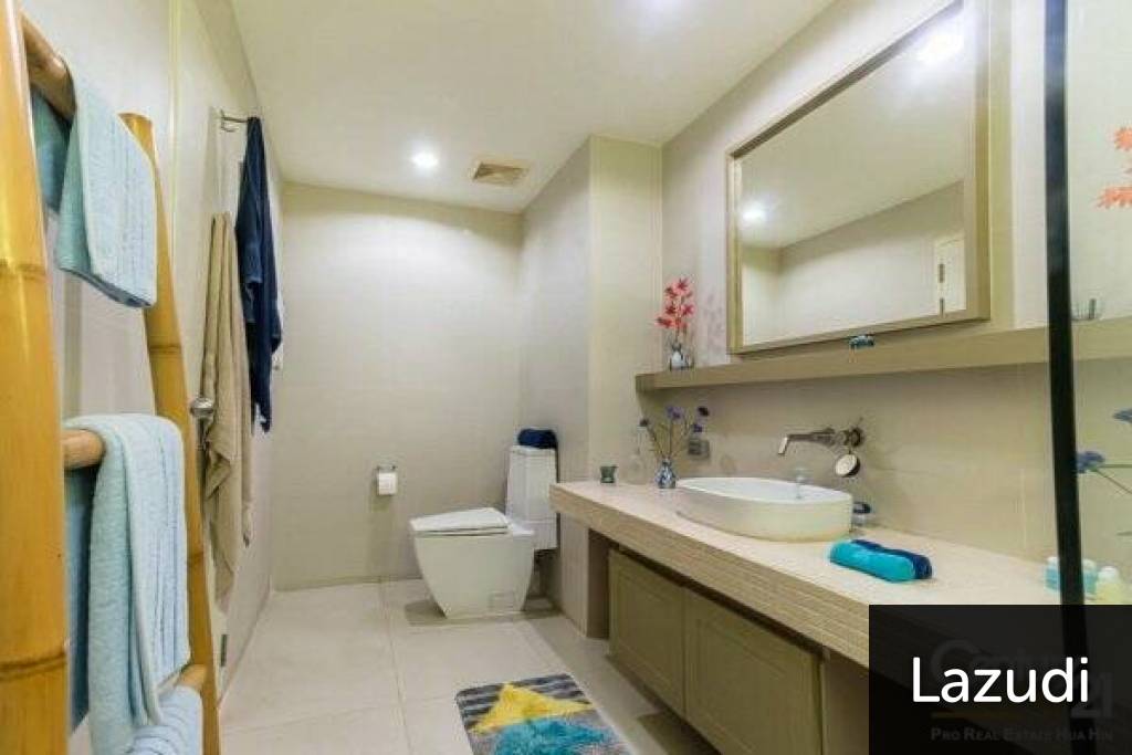 Beautifully Landscaped 3 Bed Beachfront Condo Beautifully Landscaped 3 Bed Beachfront Condo