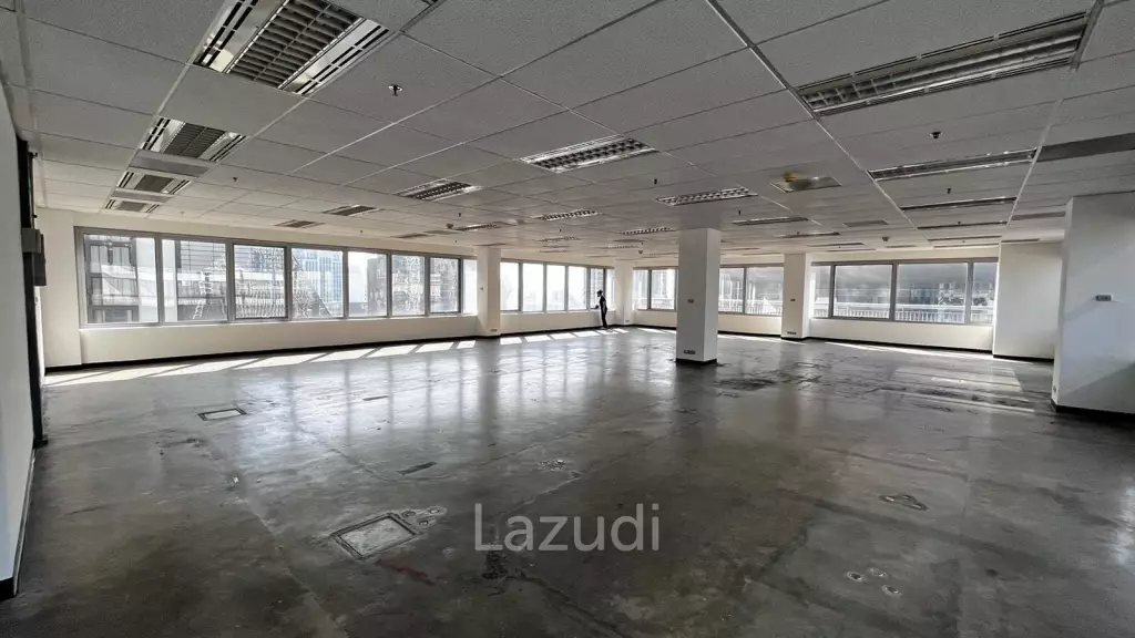 Office For Rent at Wave Place Ploenchit