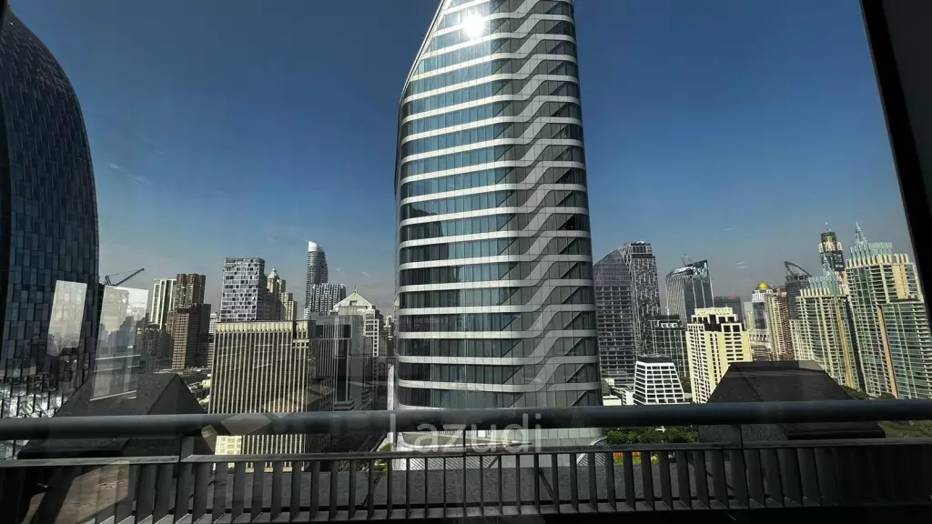 Office For Rent at Wave Place Ploenchit
