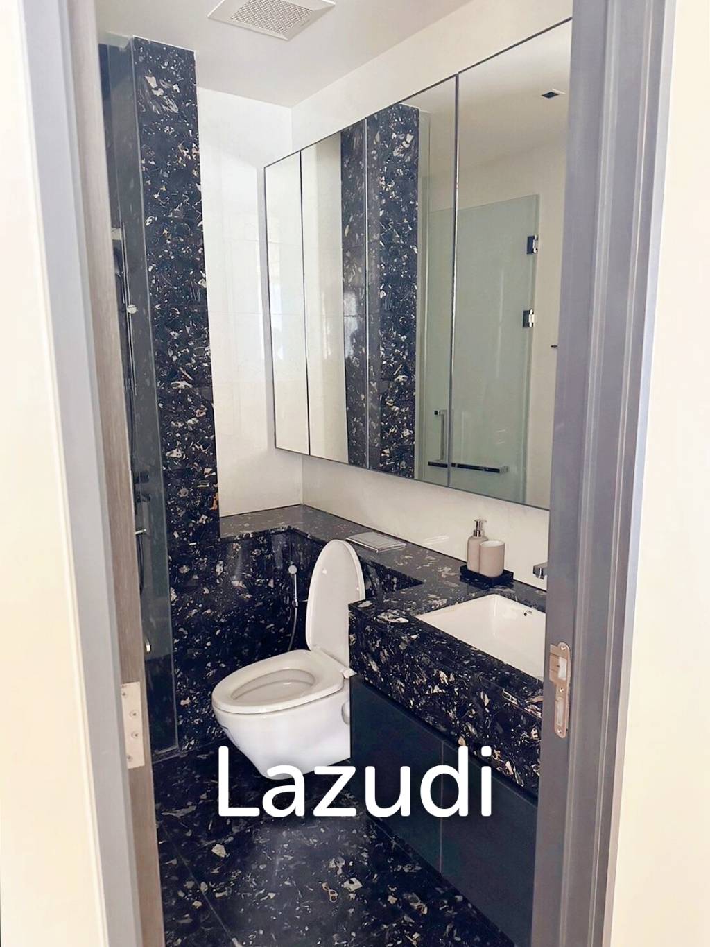 2 Bed  2 Bath 83 SQ.M Beatniq Sukhumvit 32