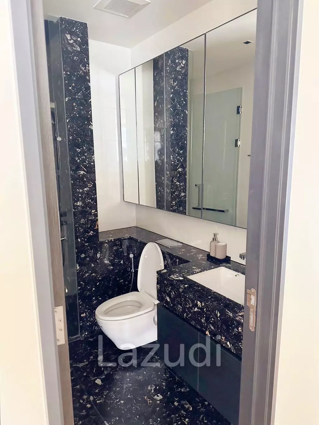 2 Bed  2 Bath 83 SQ.M Beatniq Sukhumvit 32