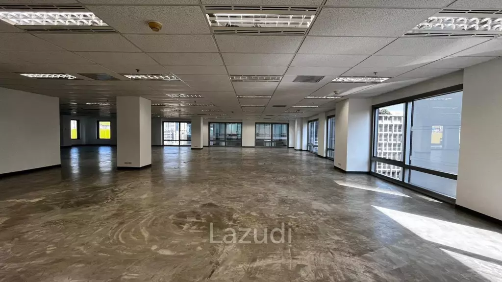 Office For Rent at Wave Place Ploenchit