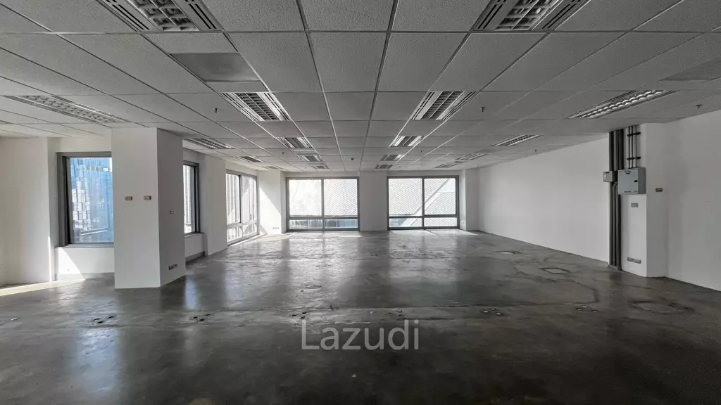 Office For Rent at Wave Place Ploenchit
