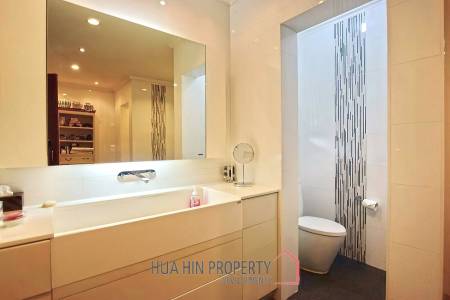 Stunning 980 SqM Villa with Atelier - Perfect for Creative People 5 bed + 7 bath Indoor Swimming Pool
