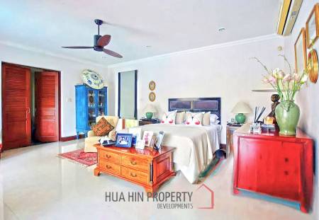 Stunning 980 SqM Villa with Atelier - Perfect for Creative People 5 bed + 7 bath Indoor Swimming Pool