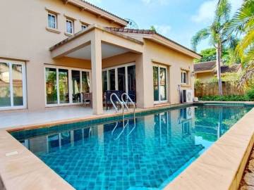 Pool Villa for Sale at Chaiyapruek 2