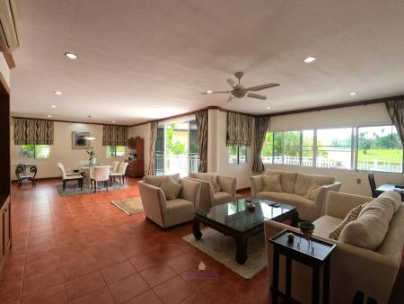 3 Bedrooms at LAGUNA HOME with Pool/Lake/mountain views