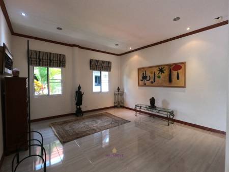 3 Bedrooms at LAGUNA HOME with Pool/Lake/mountain views