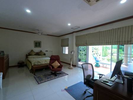 3 Bedrooms at LAGUNA HOME with Pool/Lake/mountain views