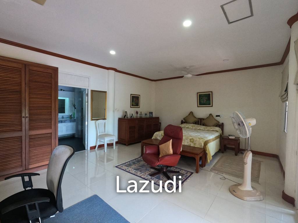 3 Bedrooms at LAGUNA HOME with Pool/Lake/mountain views