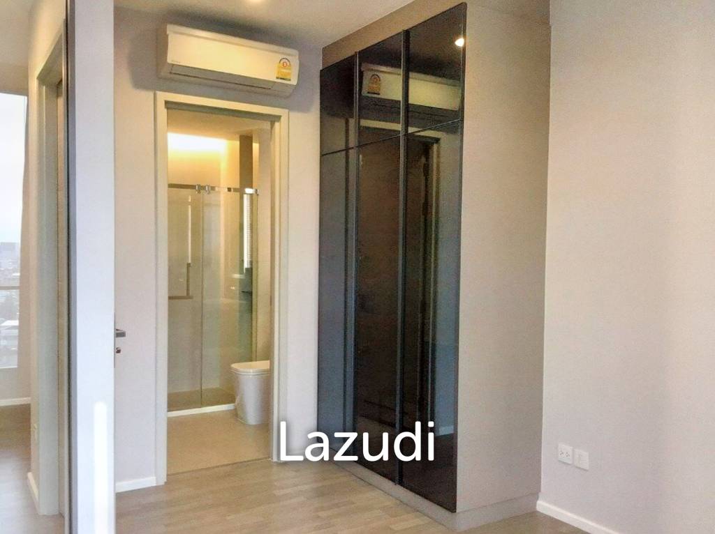 1 Bed 1 Bath 35 SQ.M The Room Sathorn - St.Louis