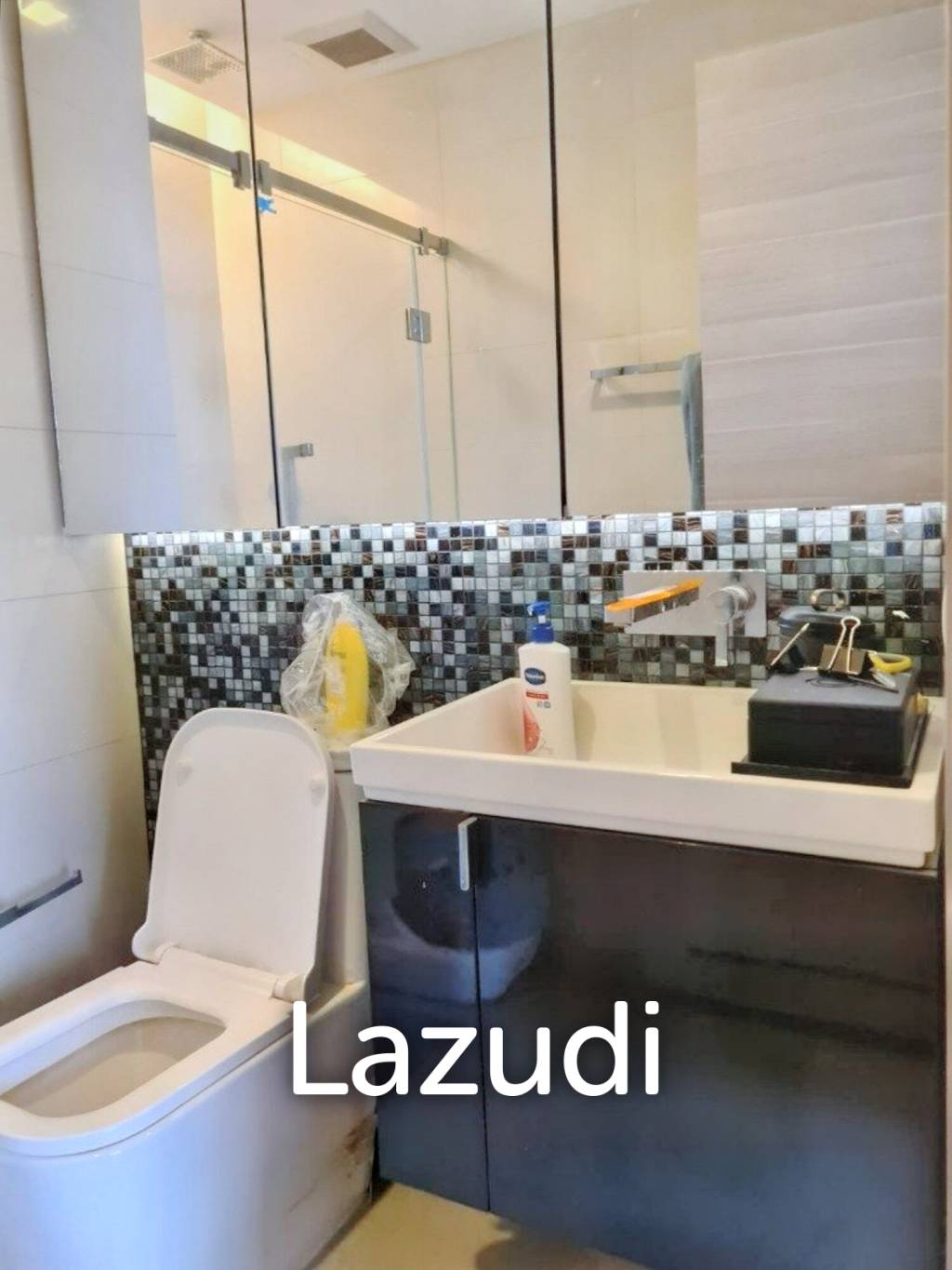 1 Bed 1 Bath 35 SQ.M The Room Sathorn - St.Louis