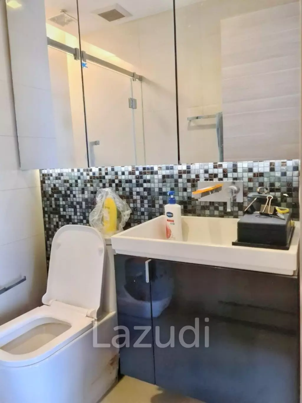 1 Bed 1 Bath 35 SQ.M The Room Sathorn - St.Louis