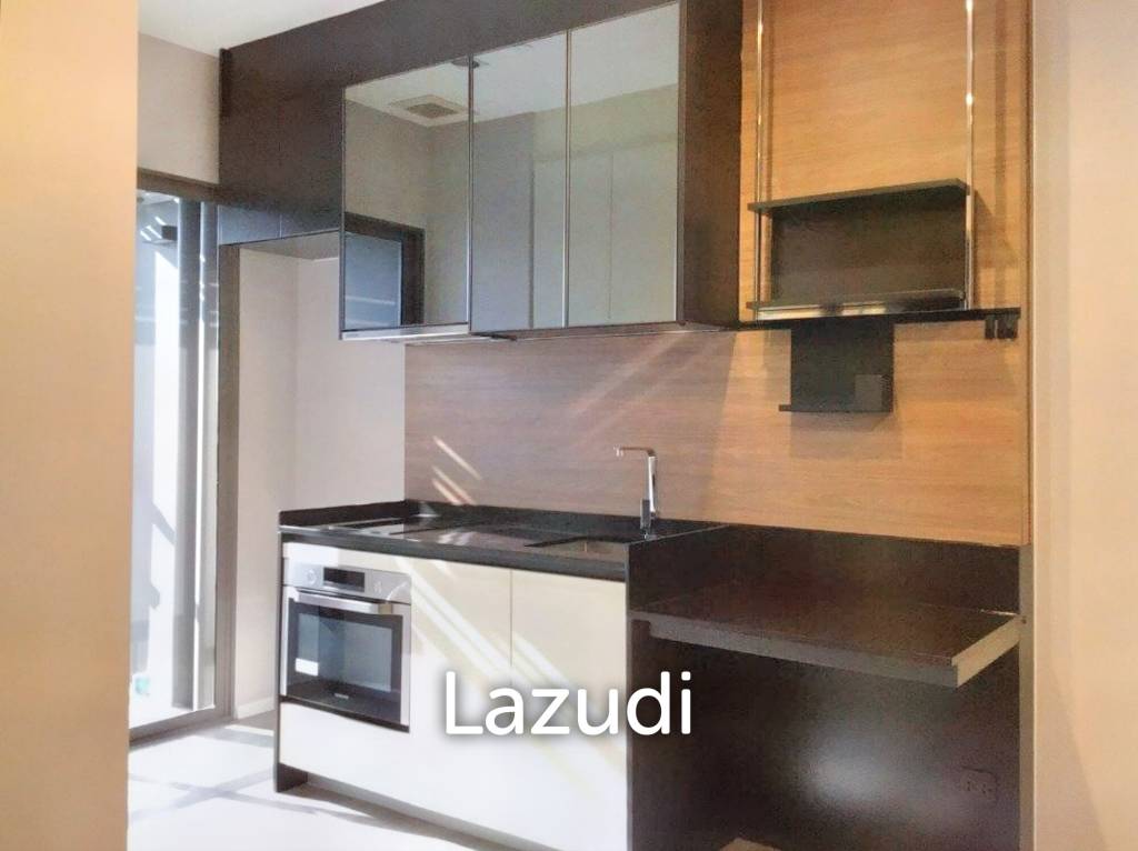 1 Bed 1 Bath 35 SQ.M The Room Sathorn - St.Louis
