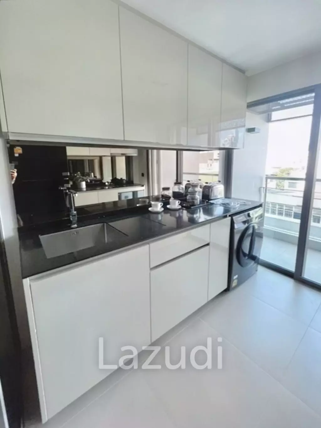 1 Bed 1 Bath 56.20 SQ.M The Room Charoenkrung 30