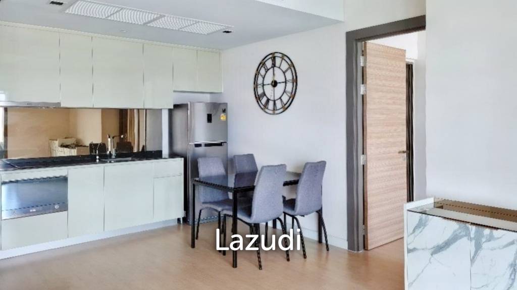 1 Bed 1 Bath 53 SQ.M The Room Charoenkrung 30