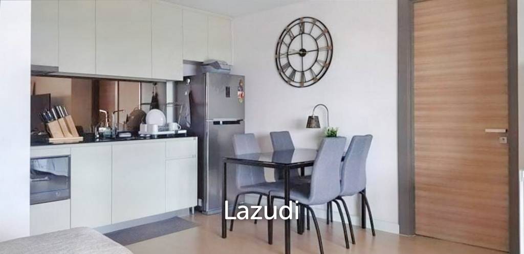 1 Bed 1 Bath 53 SQ.M The Room Charoenkrung 30