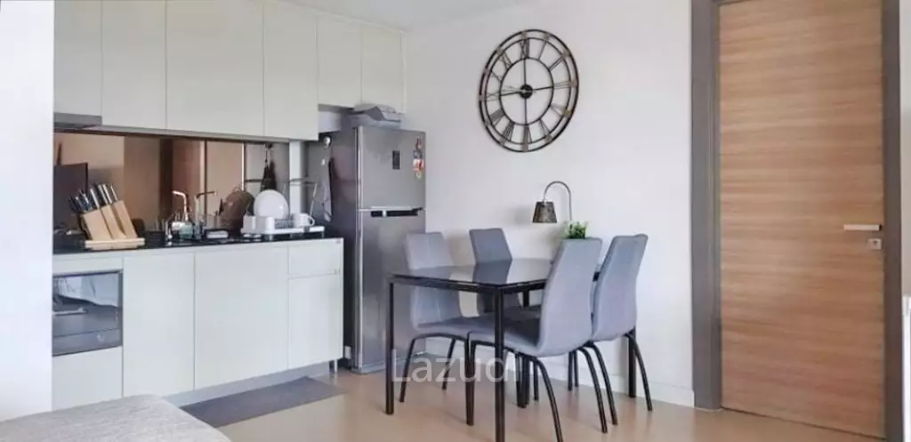1 Bed 1 Bath 53 SQ.M The Room Charoenkrung 30