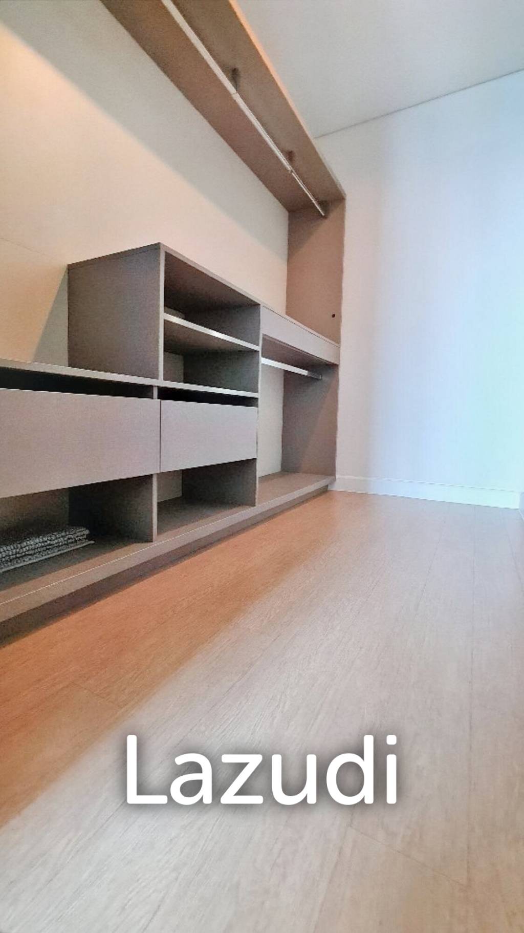 1 Bed 1 Bath 53 SQ.M The Room Charoenkrung 30