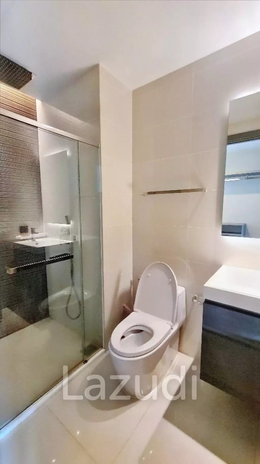 1 Bed 1 Bath 53 SQ.M The Room Charoenkrung 30