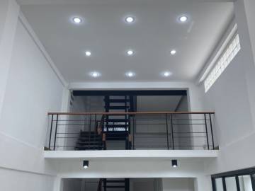 1 Bed 3 Bath 200 SQ.M townhouse on nut 45