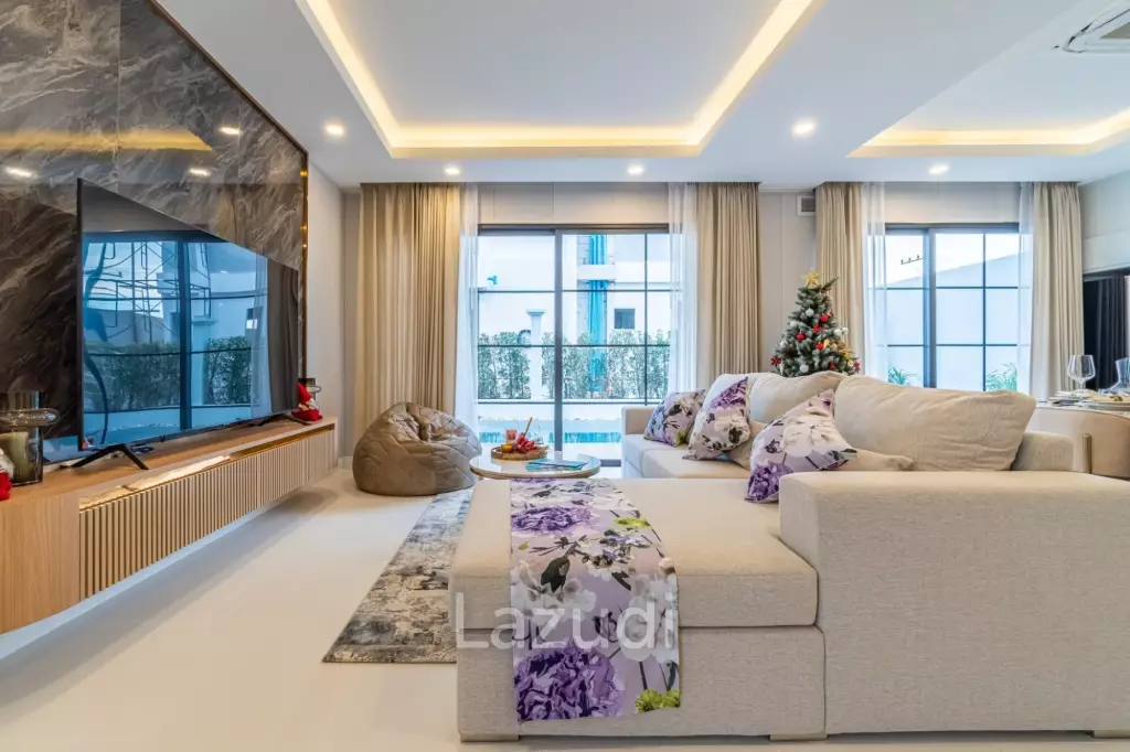 4 Beds 4 Bath 305 SQ.M Rungsii Village