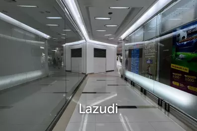 Retail Shop For Rent At Wave Place Connect to sky bridge BTS Ploenchit station