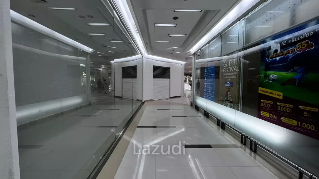 Retail Shop For Rent At Wave Place Connect to sky bridge BTS Ploenchit station