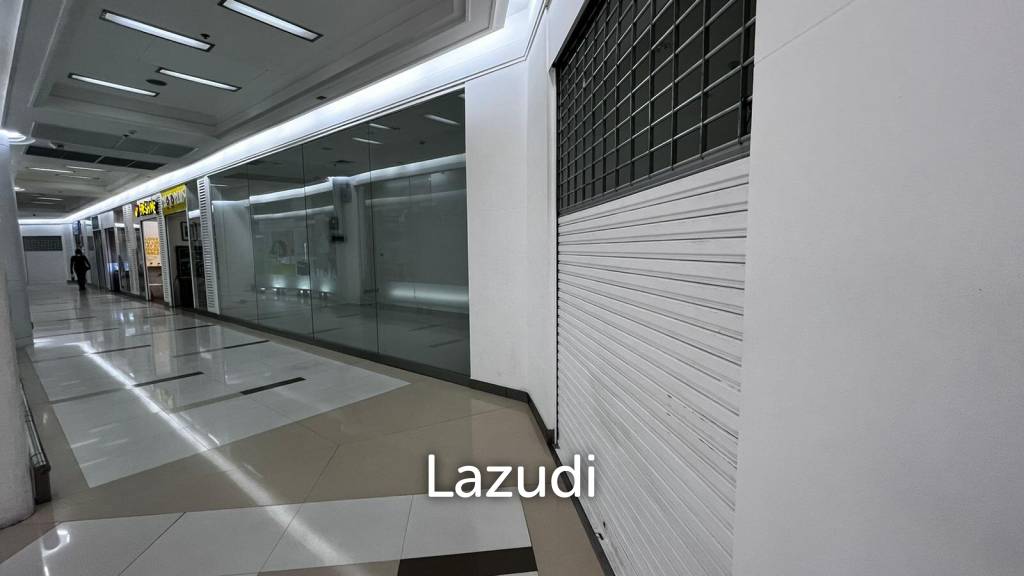 Retail Shop For Rent At Wave Place Connect to sky bridge BTS Ploenchit station