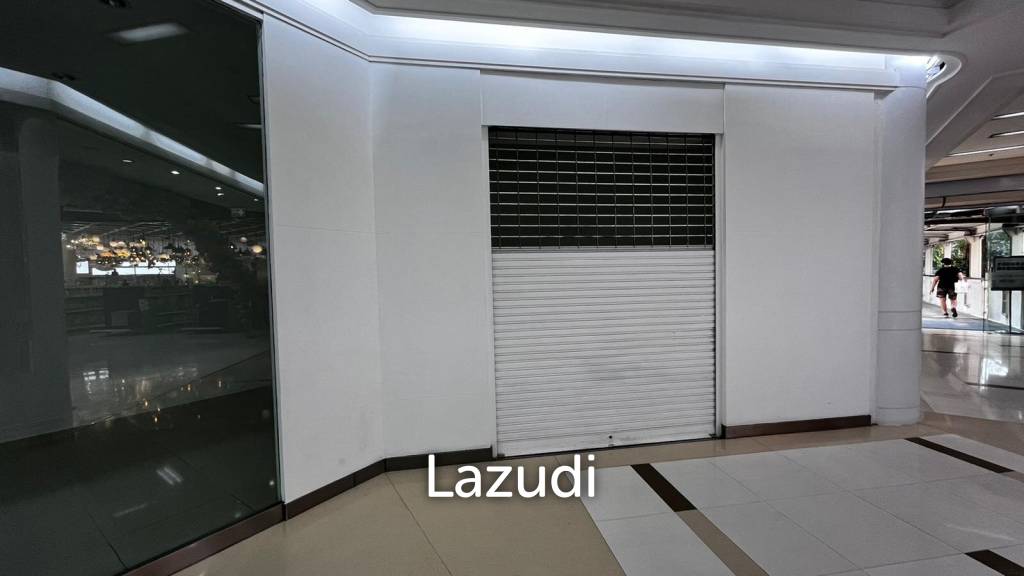 Retail Shop For Rent At Wave Place Connect to sky bridge BTS Ploenchit station