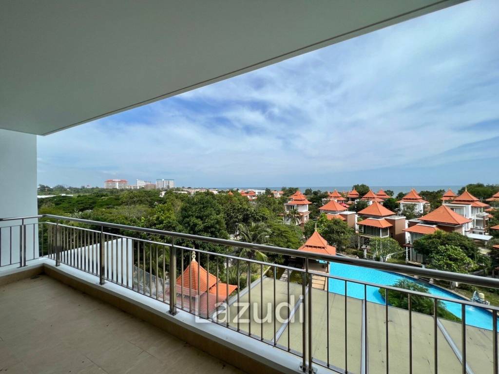 Boathouse: 2 Bedroom Condo With Sea View