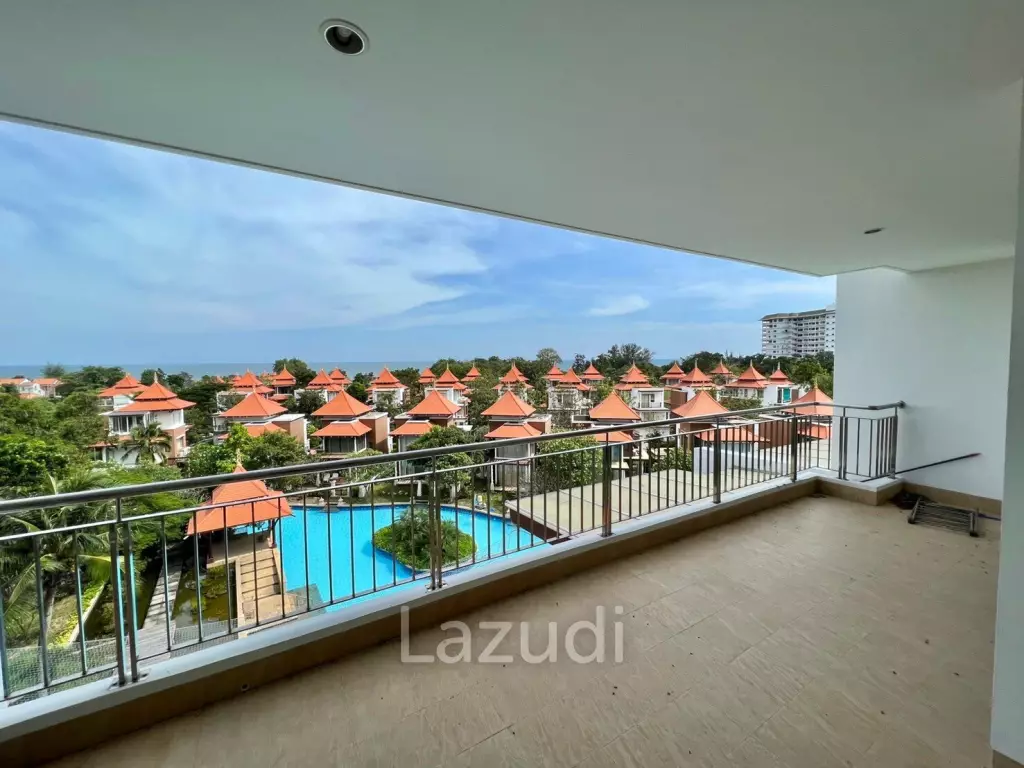Boathouse: 2 Bedroom Condo With Sea View